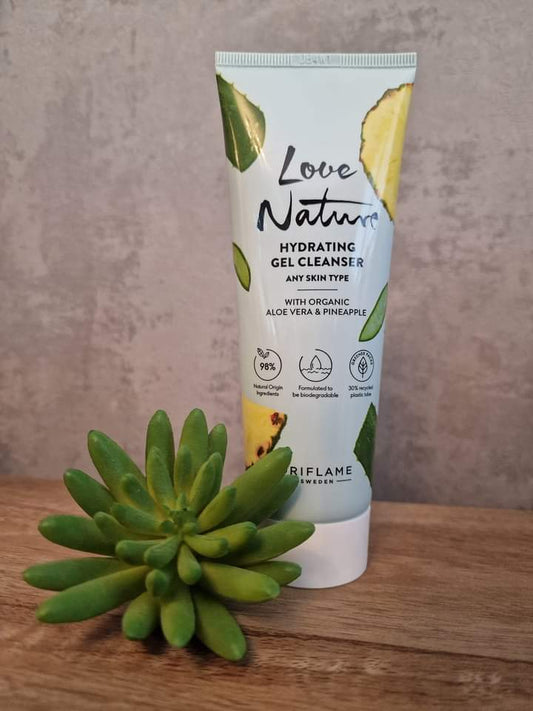 Hydrating Gel Cleanser with Aloe Vera and Pineapple  image 0